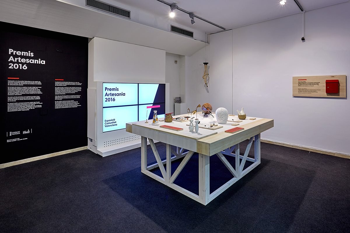 瓦倫西亞社區藝術展覽VI設計形象  工藝品設計展示
