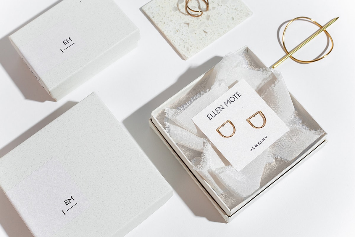 時(shí)尚簡(jiǎn)約 Ellen Mote 珠寶品牌VI設(shè)計(jì)和品牌重塑，珠寶品牌VI設(shè)計(jì)，珠寶網(wǎng)站設(shè)計(jì)，品牌戰(zhàn)略升級(jí)， 深圳VI設(shè)計(jì)，左右格局